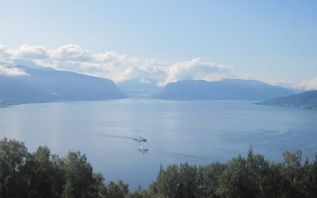 "fjord og ferje"