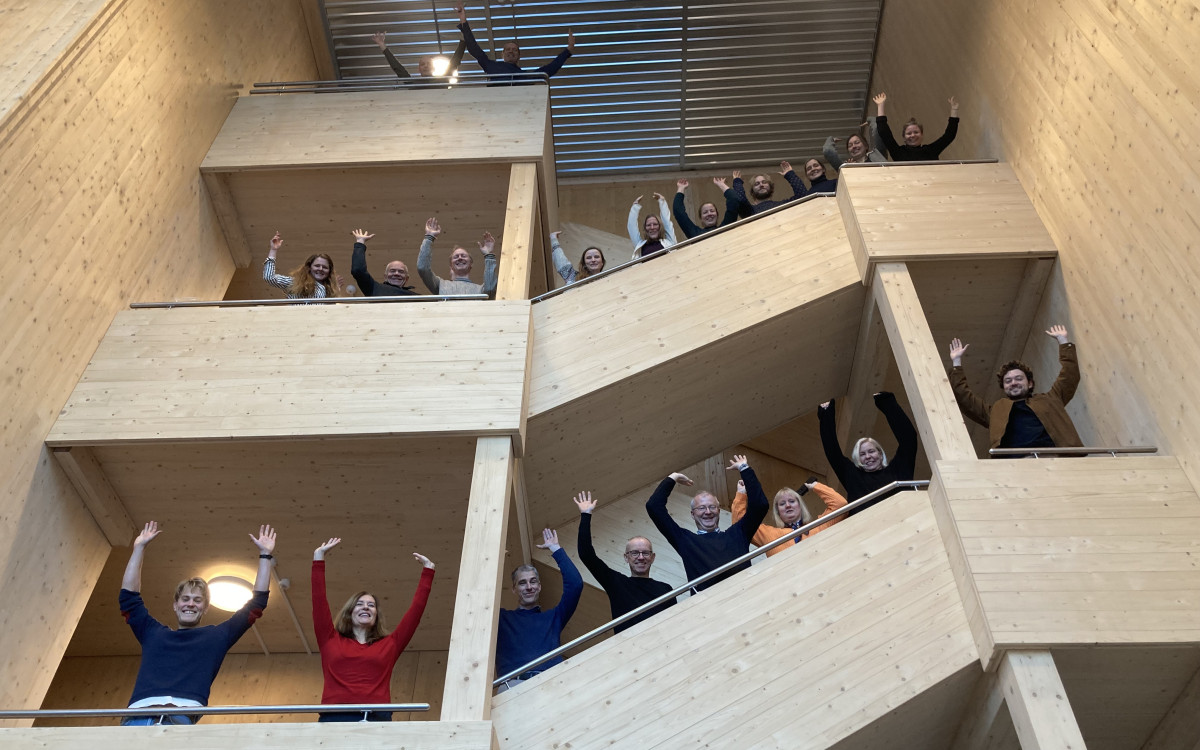 Tilsette på VF i trappa i Svingen