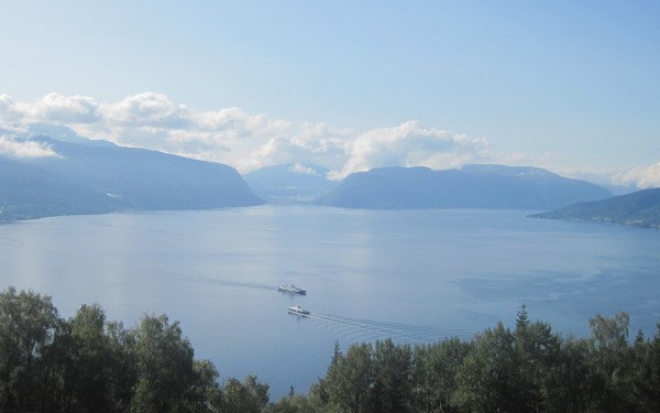"fjord og ferje"