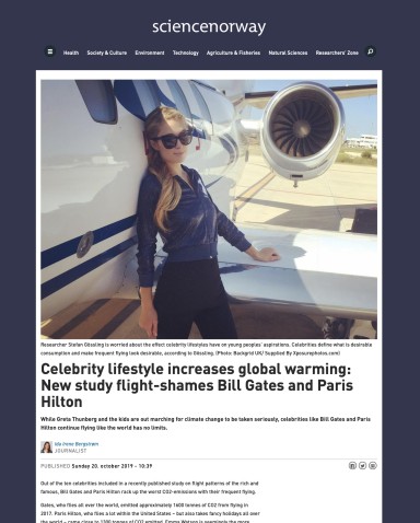 Paris Hilton og et fly. faksimile