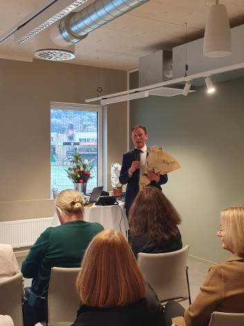 Ordfører i Sogndal med helsing til jubileumsfesten